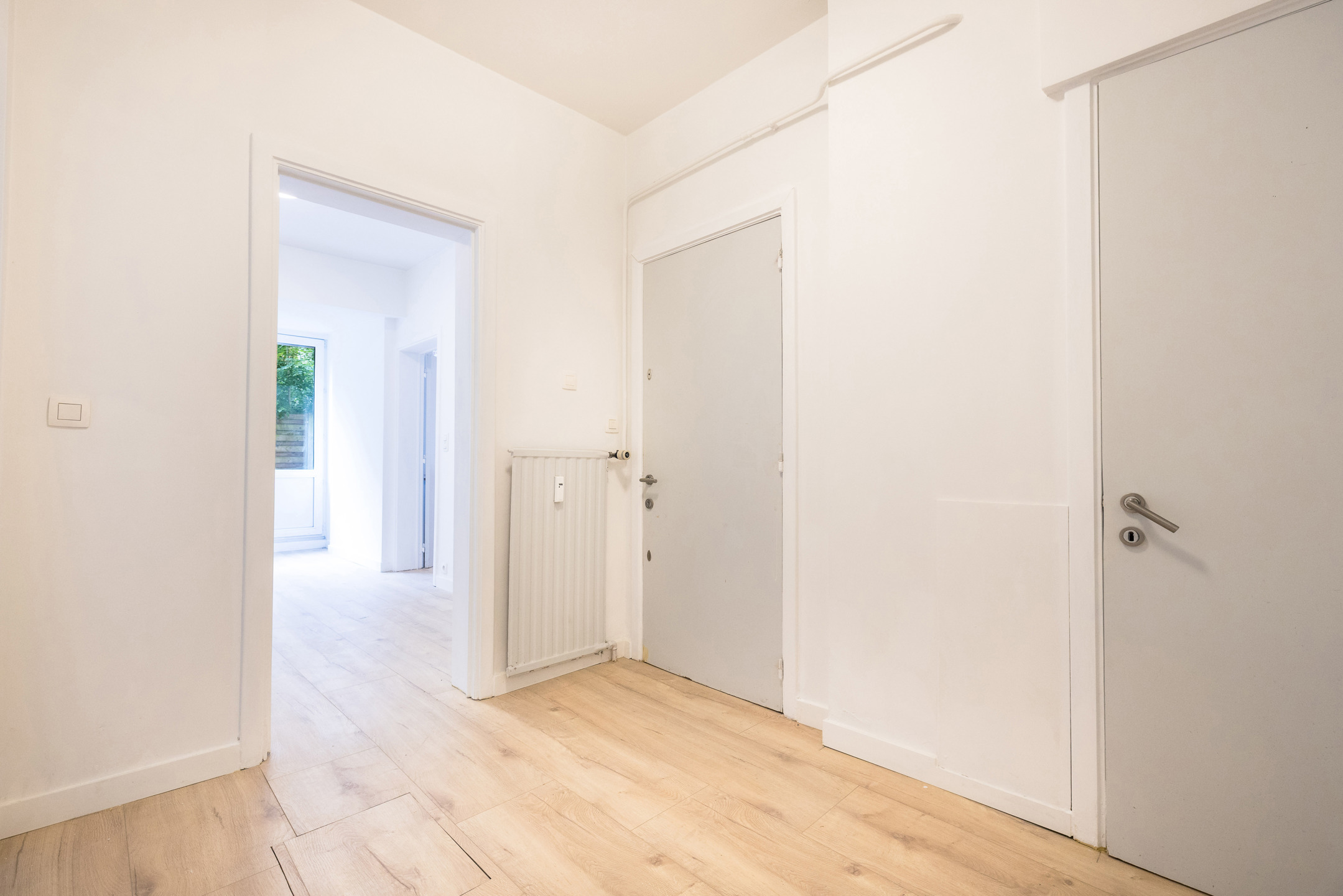 Appartement met 1 slaapkamer + werkkamer en tuin - foto 4