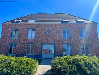 Te huur, energiezuinig 2-slaapkamerappartement met prachtig zicht te DergneauOp zoek naar een 2-slaapkamerappartement met een prachtig uitzicht? Dit...