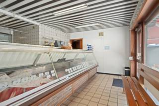 Commercial à vendre à Lede