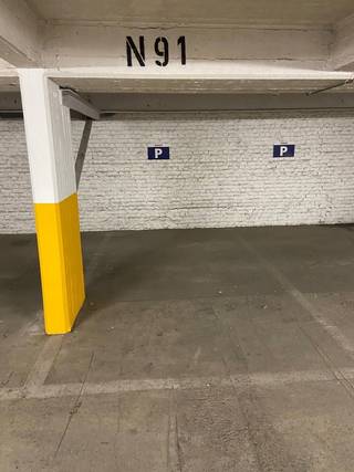 immo DAVID stelt voor: overdekte staanplaats op de Livornostraat in Sint GillisWie op zoek is naar een staanplaats in het centrum van het bruisende...