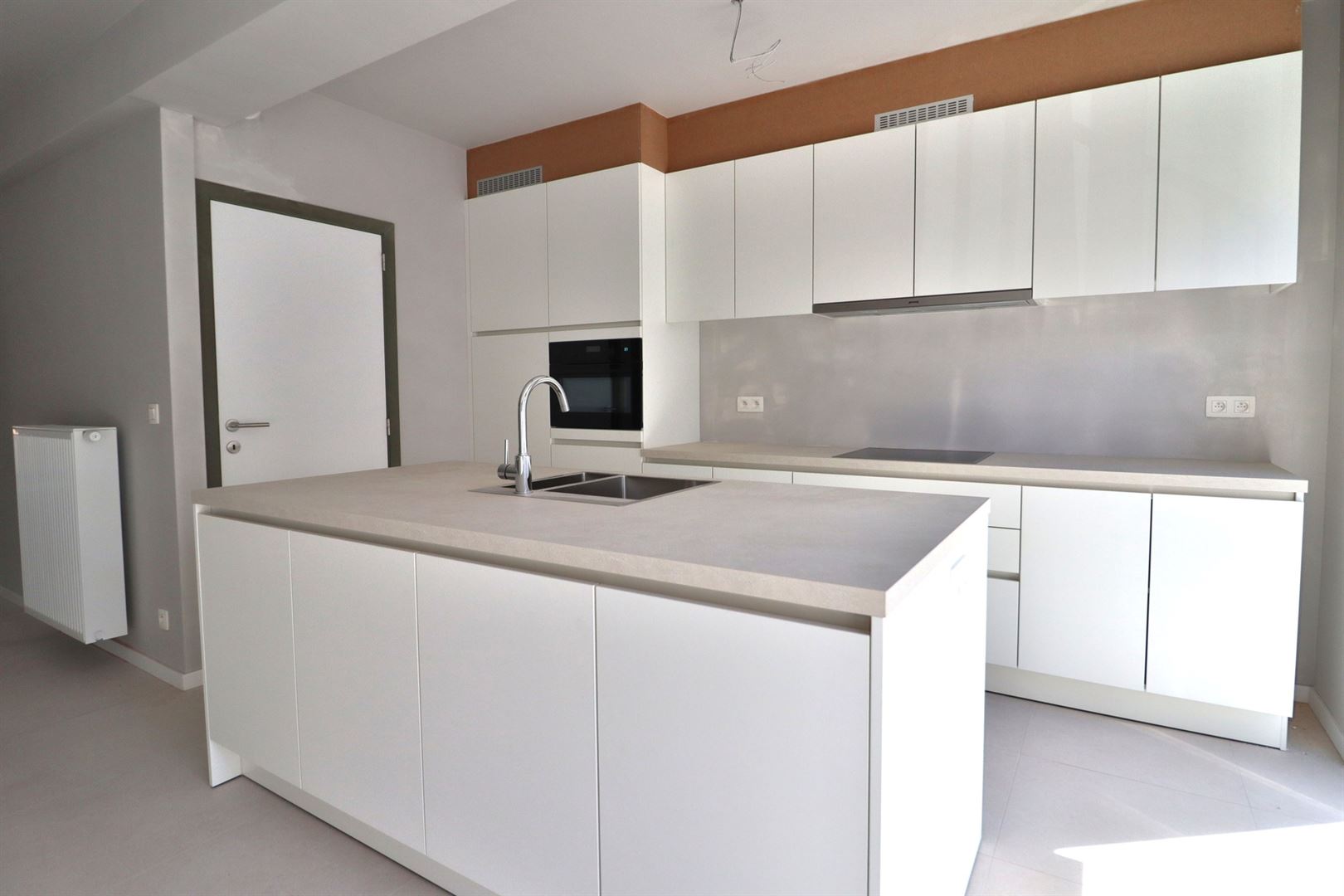 Volledig gerenoveerd appartement met twee slaapkamers - foto 5
