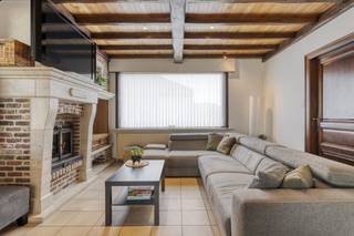 Semi-detached house with 3 rooms for sale in Ooigem. The house is located on a plot of approximately 965m² and enjoys a convenient location. Already...