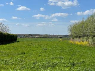 Deze bouwgrond zonder bouwverplichtingen is residentieel gelegen in een rustige buurt met open zichten over de Middelburgse polders.<br /><br />Het perceel heeft een breedte van ongeveer 18 meter en een diepte van circa 78 meter, wat tal van mogelijkheden biedt voor het bouwen van een ruime woning.<br /><br />Voor meer informatie of een bezoek, neem gerust contact op.<br /> 