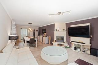 [[ DIT PAND NEEMT DEEL AAN DE ERA OPEN HUIZEN DAG OP 6/12 VAN 11:00 TOT 12:00 ]]Te koop: ruime halfopen woning in Vilvoorde, op de stadsrand en nabij...