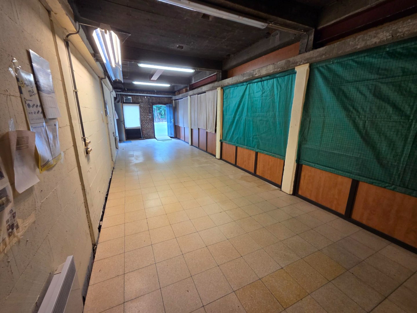 Commercial à louer à Courtrai - photo 4