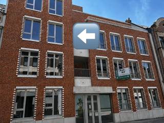 Dit appartement op de 2e verdieping in nieuwbouwproject Hof Berlamuze combineert eigentijds wooncomfort met een groene en rustige omgeving, op wandelafstand van de historische binnenstad van Lier. <br /><br />De indeling is doordacht en praktisch: 1 grote slaapkamer vooraan en een open keuken* met leefruimte achteraan met aansluitend het terras.<br /><br />De badkamer is stijlvol ingericht en voorzien van een inloopdouche, modern lavabomeubel* en WC. Er is ook een berging.<br /><br />Het appartement is afgewerkt met kwalitatieve, onderhoudsvriendelijke materialen en uitgerust met energiezuinige vloerverwarming (verwarmen én koelen), wat garant staat voor een aangenaam comfort. <br /><br />Er is een breed Zuid-gericht terras en u hebt toegang tot een fietsenstalling.<br /><br />Huurvoorwaarden:<br />-Huurprijs : 1.050 Euro/maand<br />-Bijkomende provisie : 110 Euro/maand<br />-Aparte meterstanden ter eigen afrekening van privatief water en elektriciteitsverbruik.<br />-1-jarig huurcontract, stilzwijgend verlengbaar<br />-Maximaal 2 personen<br />-3 maanden huurwaarborg<br />-beschikbaar vanaf 1/9.<br /><br />* Momenteel zijn wij nog hard aan het verder werken aan keuken en badkamer. Foto's volgen zsm. Bezichtigingen mogelijk vanaf 10/8. U kan zich alvast inschrijven !<br /><br />Info of afspraak: wonen@fidesinvest.be - 03 232 54 00