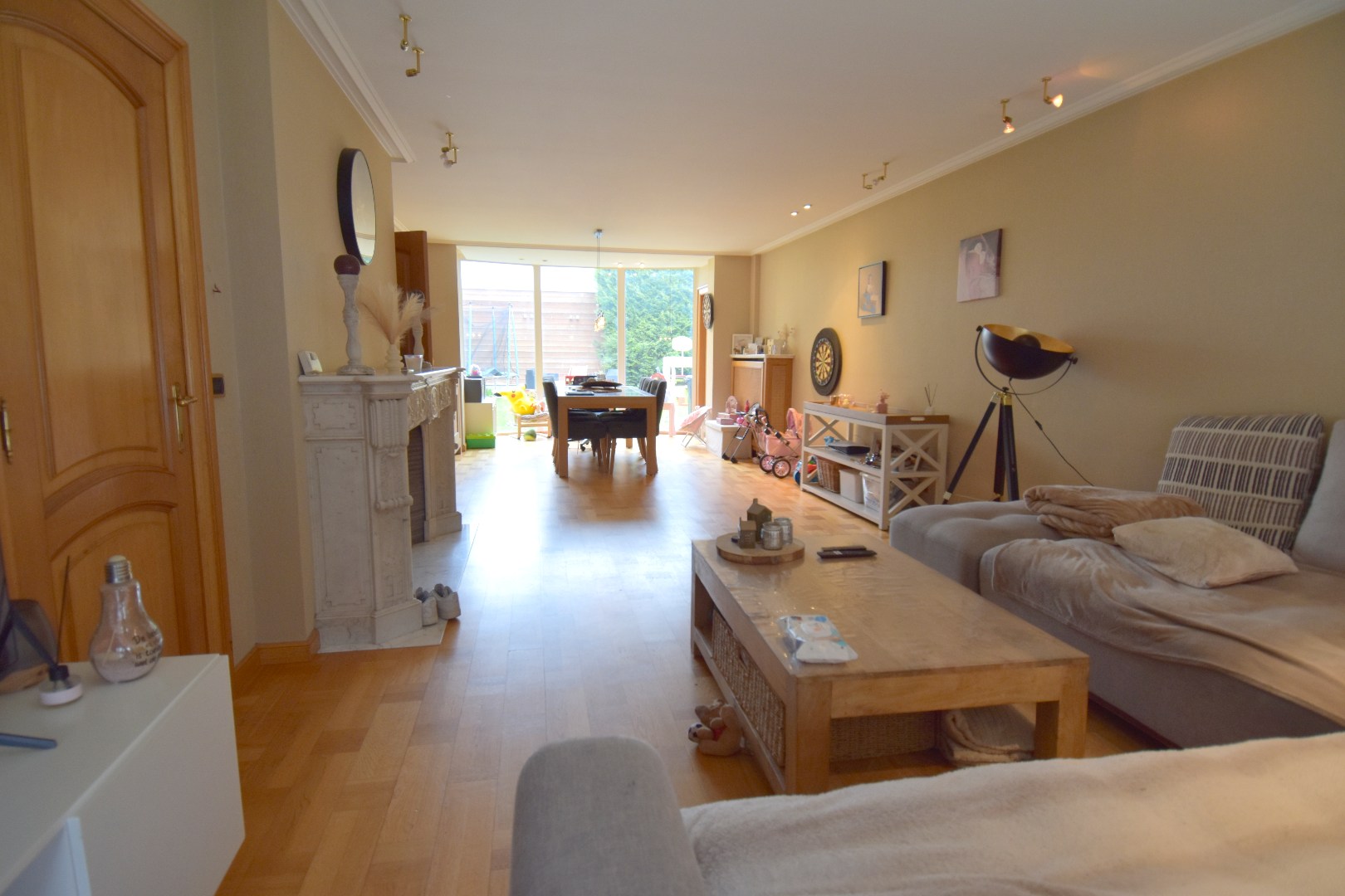 Verzorgde gezinswoning met 3 slaapkamers, tuin en polyvalente/handelsruimte te koop nabij centrum Bissegem - foto 2