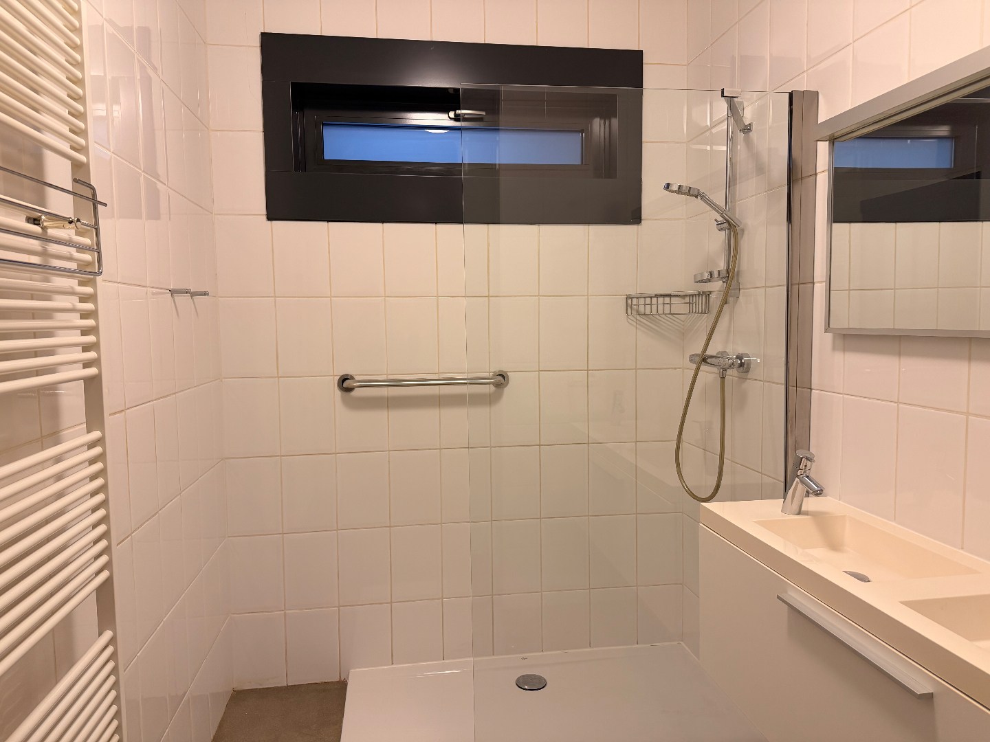 Verzorgd gelijkvloers appartement met tuin - foto 4