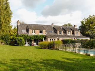 In de gewilde wijk van de voormalige golfbaan van Rhode, eengezinswoning gebouwd in 1986 met een woonoppervlakte van ± 340 m², gelegen op een...