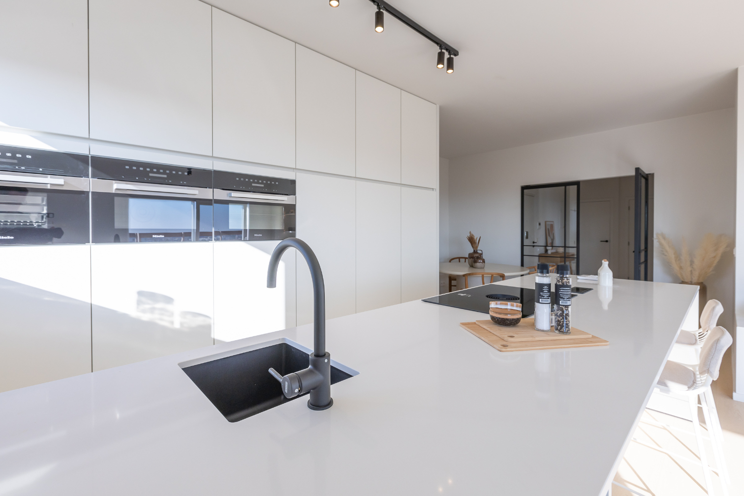 Gerenoveerd penthouse appartement met riant terras - foto 5