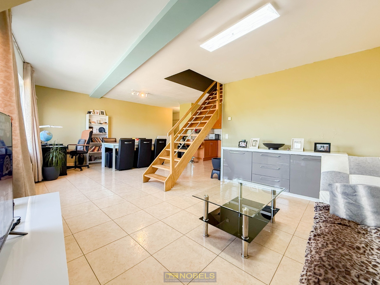 Te koop, instapklaar duplexappartement met 2 slaapkamers te Oudenaarde - photo 1