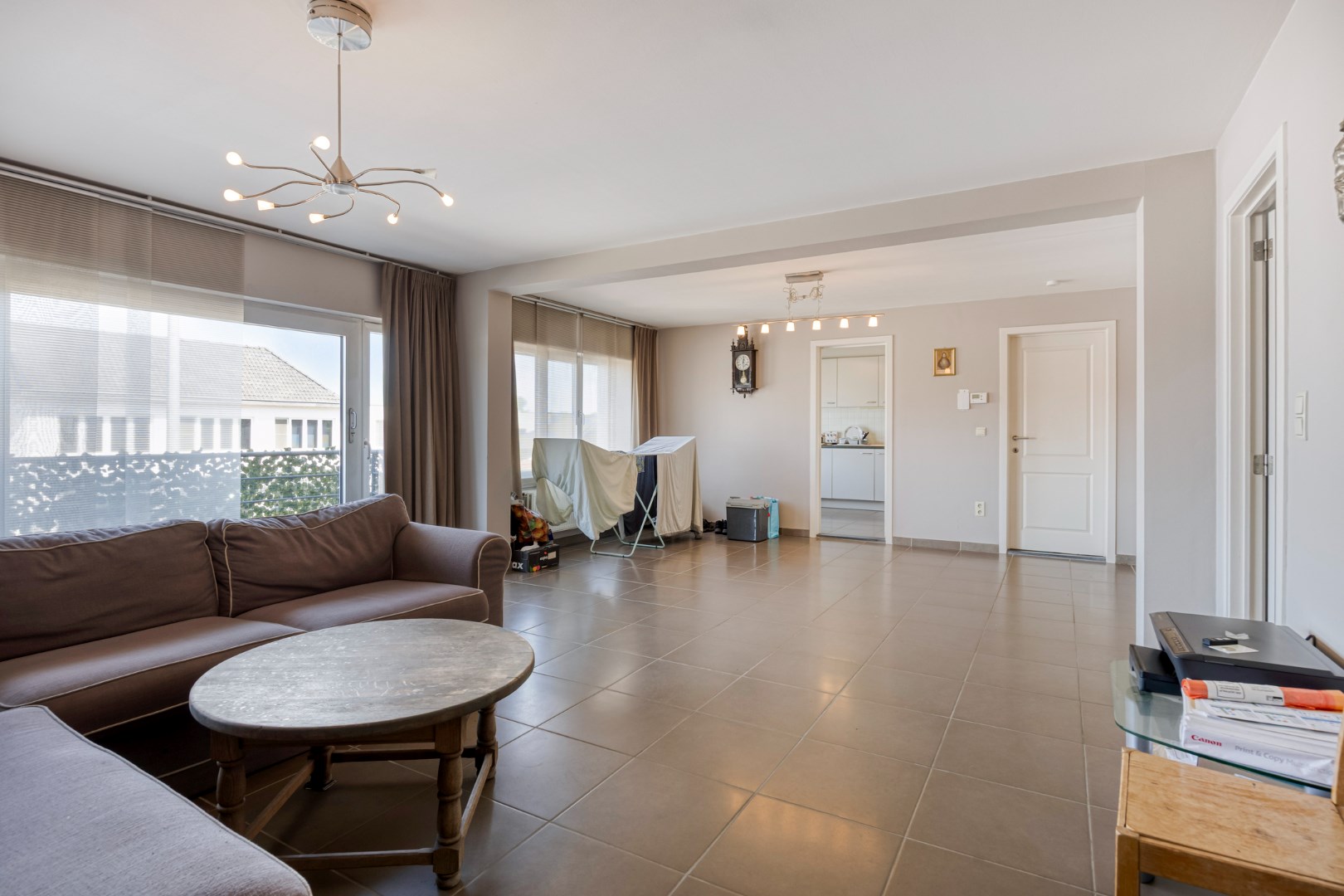 Ruim appartement met 3 slpks, centraal gelegen in Mol ! - foto 2