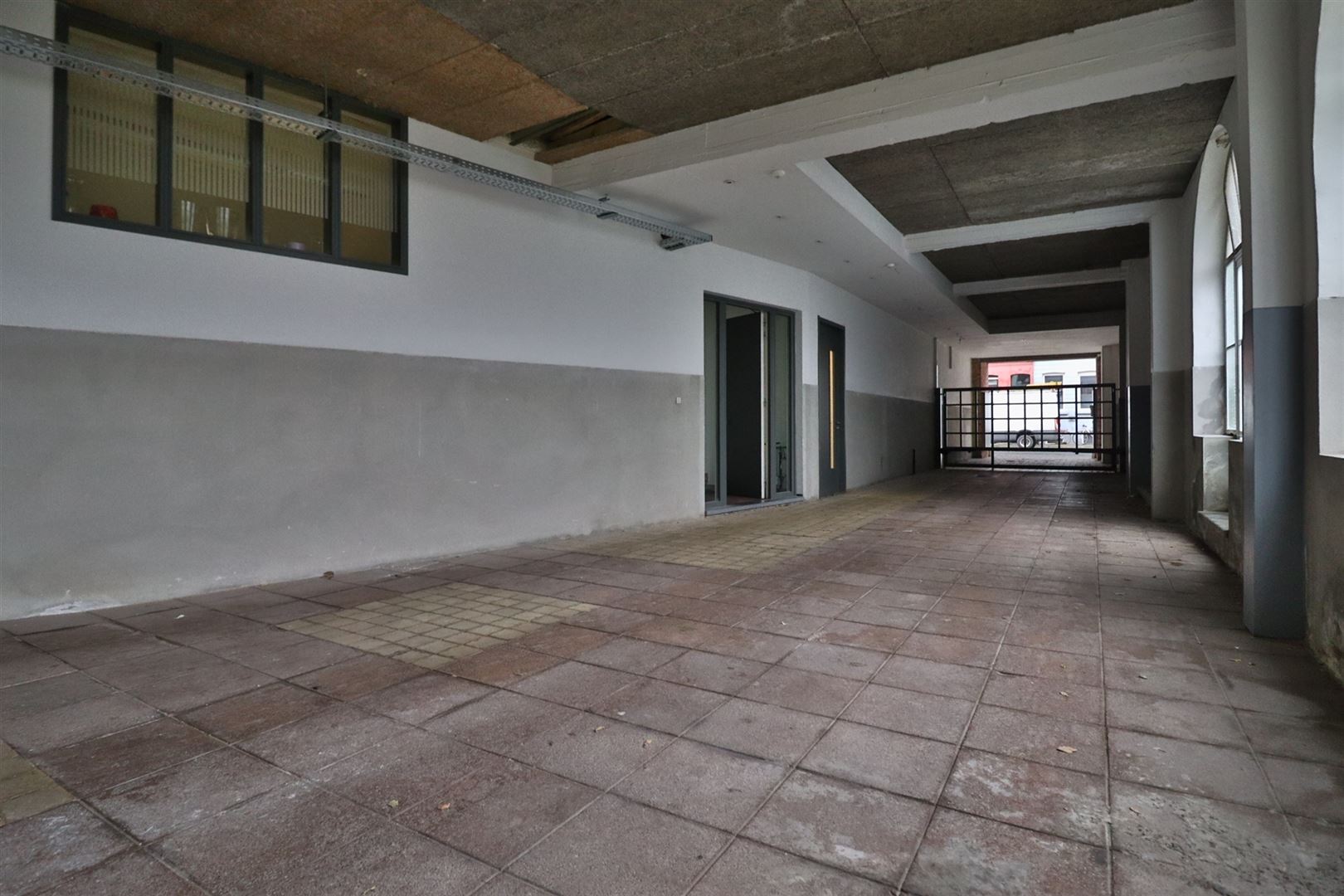 Garage for rent in Kortrijk - photo 4