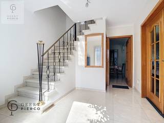 In het gezellige dorpje Attenhoven, op een boogscheut van Landen, treffen we deze confortabele woning.Via een trap, wandelen we naar het hart van...