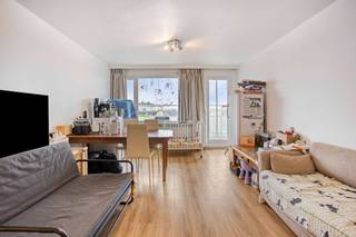 Dit appartement is gelegen in Heverlee, op slechts 5 minuten fietsen van Leuven centrum.Dit appartement heeft een inkomhal met plaats voor vestiaire...