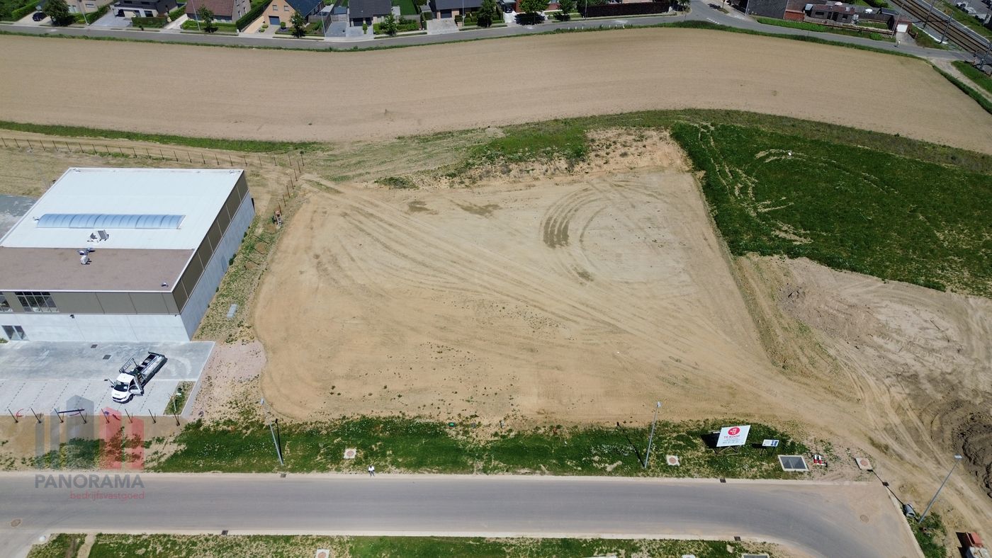 BEDRIJFSGEBOUW OP MAAT van 827m² met 207 m² kantoorruimte - photo 3