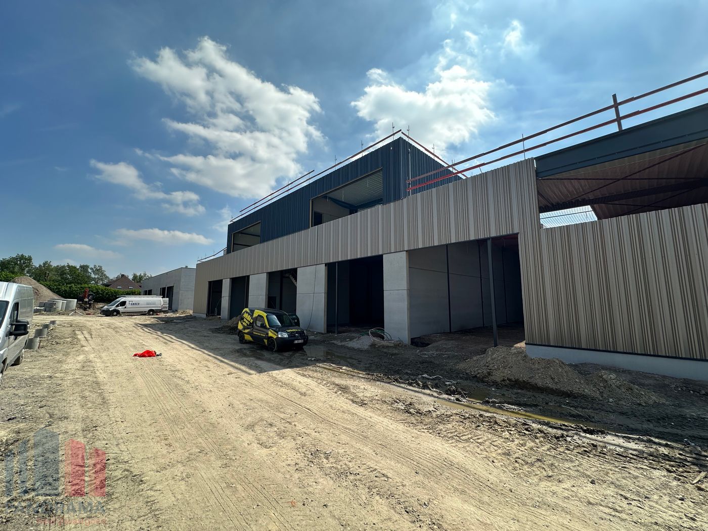 Nieuwbouw KMO-unit van 249 m² met 130m² kantoorruimte te koop – Strategisch gelegen nabij E17 in Anzegem - foto 4