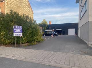 HOBOKEN - Dokter Van Raesstraat: GarageboxGaragebox van ca 15m² in magazijn. Adres: Dokter Van Raesstraat 30, 2660 Hoboken Beschikbaar vanaf...