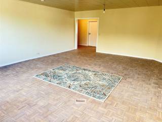 <p><span>Ruim appartement van 120 m² gelegen in aangename woonomgeving Mariaburg nabij winkels, scholen en openbaar vervoer. </span></p><p><span> </span></p><p><span>Dit appartement beschikt over 2 ruime slaapkamers en werd volledig gerenoveerd in 2025 (nieuwe keuken en badkamer).</span></p><p><span> </span></p><p><span>Beschikbaar 1 oktober 2026.</span></p><p><span> </span></p>