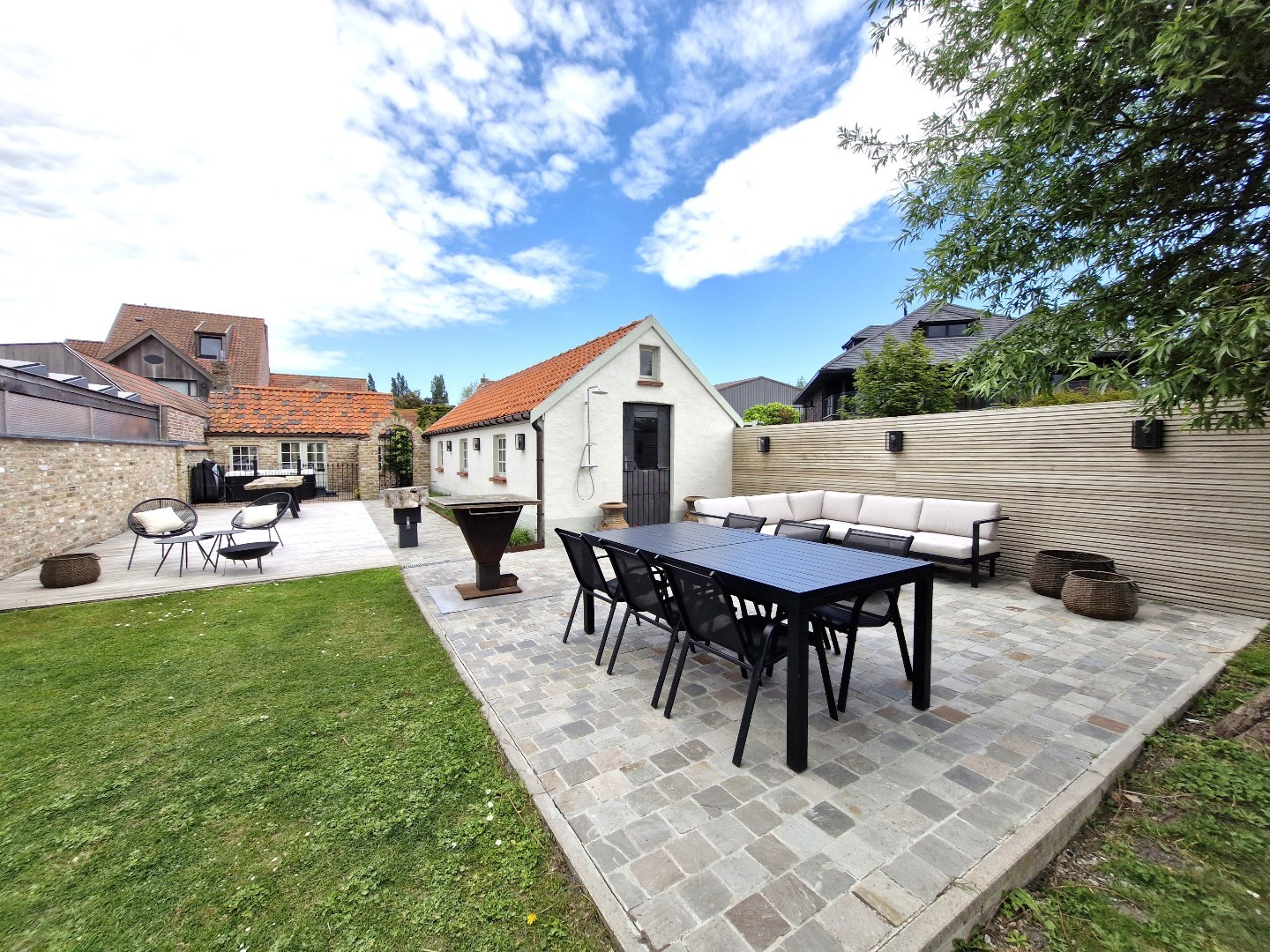 Uiterst charmante halfopen bebouwing met weidse zichten op een perceel van 2012m² - foto 3