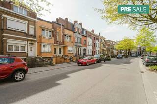 Karaktervolle woning te koop in de gegeerde Jan Breydellaan, met een vlotte verbinding naar het centrum van Kortrijk en alle voorzieningen...