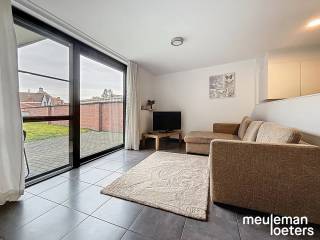 Cet appartement bénéficie d'un emplacement idéal à distance de marche du centre commercial d'Oostkamp. La résidence "De Linde" est une résidence...