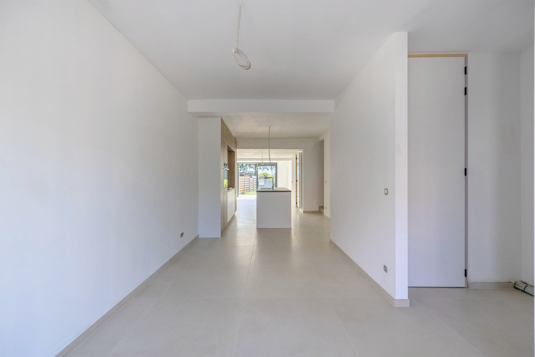 Gerenoveerde woning met 3 slaapkamers en tuin - foto 5