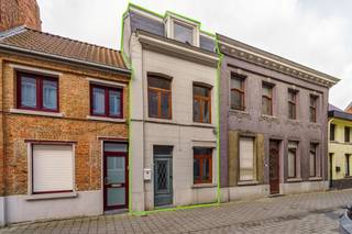 Deze charmante rijwoning, gelegen in de Langhestraat 42 in het centrum van Mechelen, combineert een rustige ligging met de nabijheid van alle...