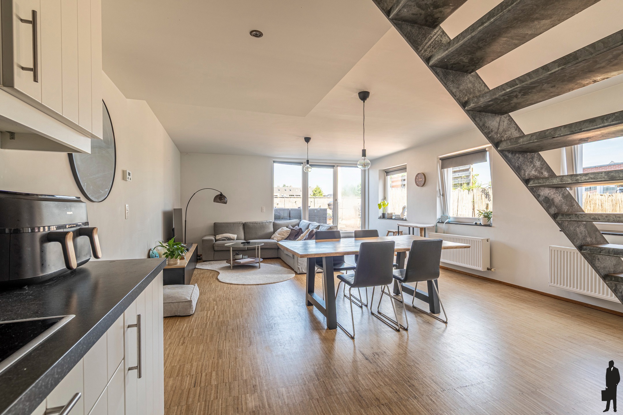 Duplexappartement met prachtig terras (40m²!) gelegen in centrum van Hoogstraten in schitterend monumentaal pand "Residentie De Rijkswacht". - foto 5