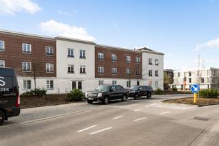 Gunstig en centraal gelegen autostaanplaats P17 in een ondergrondse parking met plaats voor 1 wagen. Beschikbaar bij notariële akte.