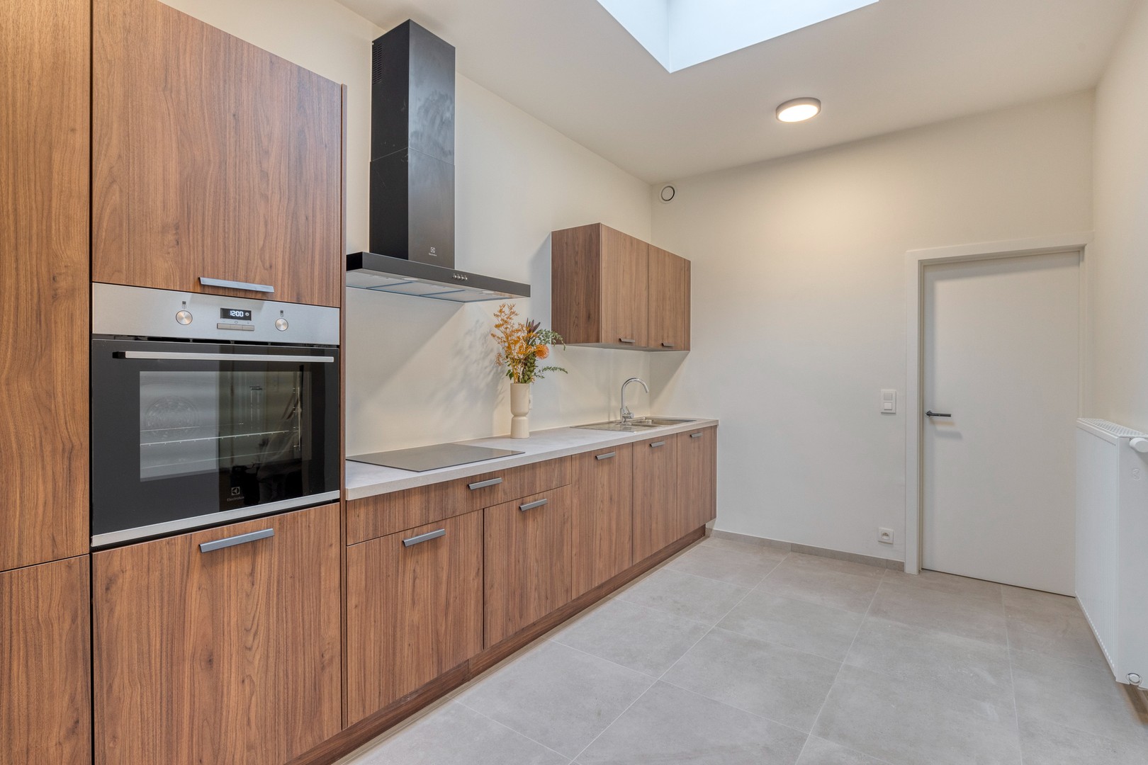 Volledig gerenoveerde hoekwoning met 3 slaapkamers op centrale ligging in Izegem - foto 5