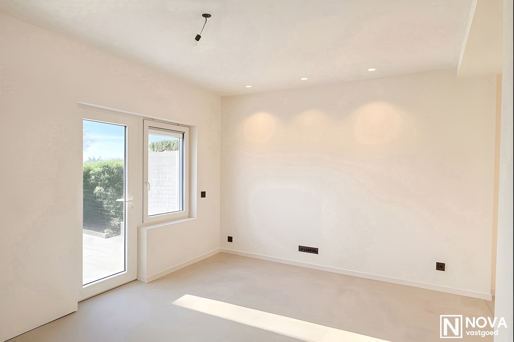 Volledig vernieuwde woning met 3 slaapkamers en tuin. - foto 5