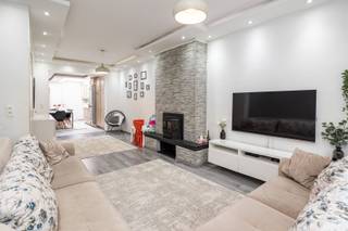 Op zoek naar een compacte, instapklare woning mét buitenruimte op de rand van Ekeren en Merksem? Deze gerenoveerde woning aan de...