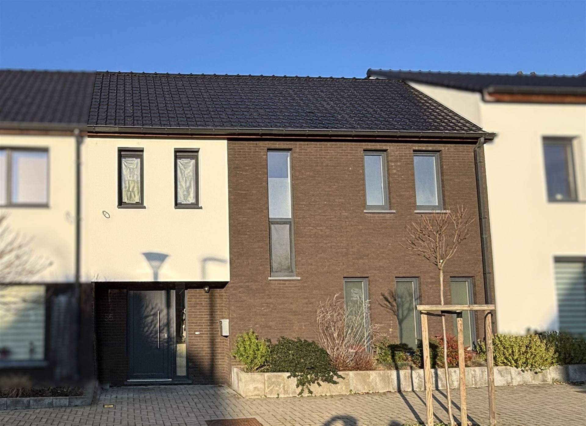 SOUS OPTION Jolie maison comme neuve avec jardin - photo 1