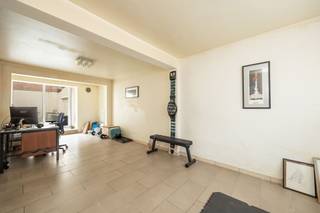 Ontdek deze ruime woning met een gevelbreedte van maar liefst 6 meter, gelegen op de Leuvensesteenweg 480 te Muizen. Deze woning, gebouwd in...