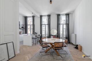 Nationalestraat 74 (2e verd.) - Antwerpen (2000) Gerenoveerd appartement (91 m²) met 2 slaapkamers in hartje Antwerpen (2000). Wonen in het centrum...