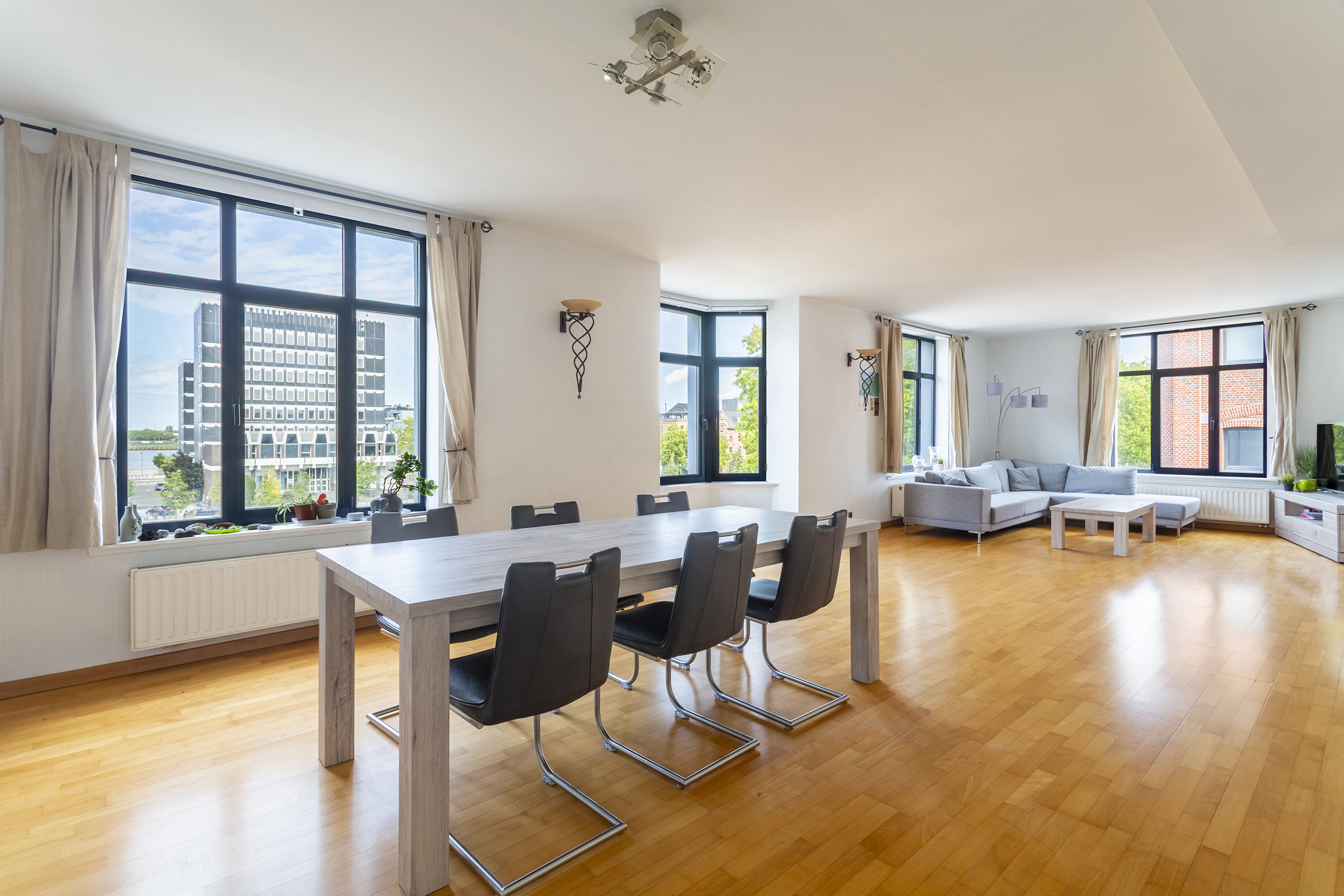 Apartment for rent in Antwerp with 2 bedrooms - photo 2