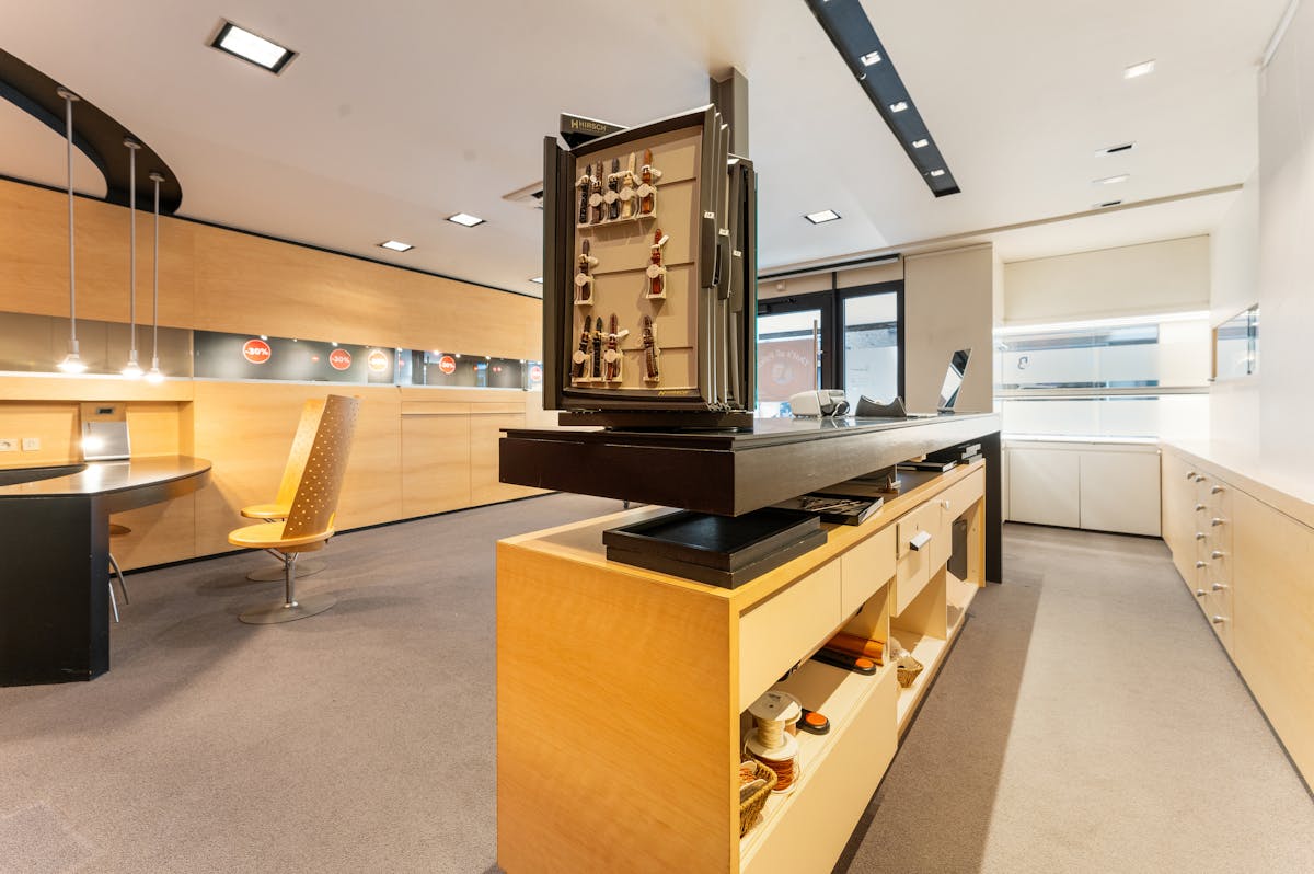 Handelspand met woonst en appartement in centrum Veurne. - foto 4