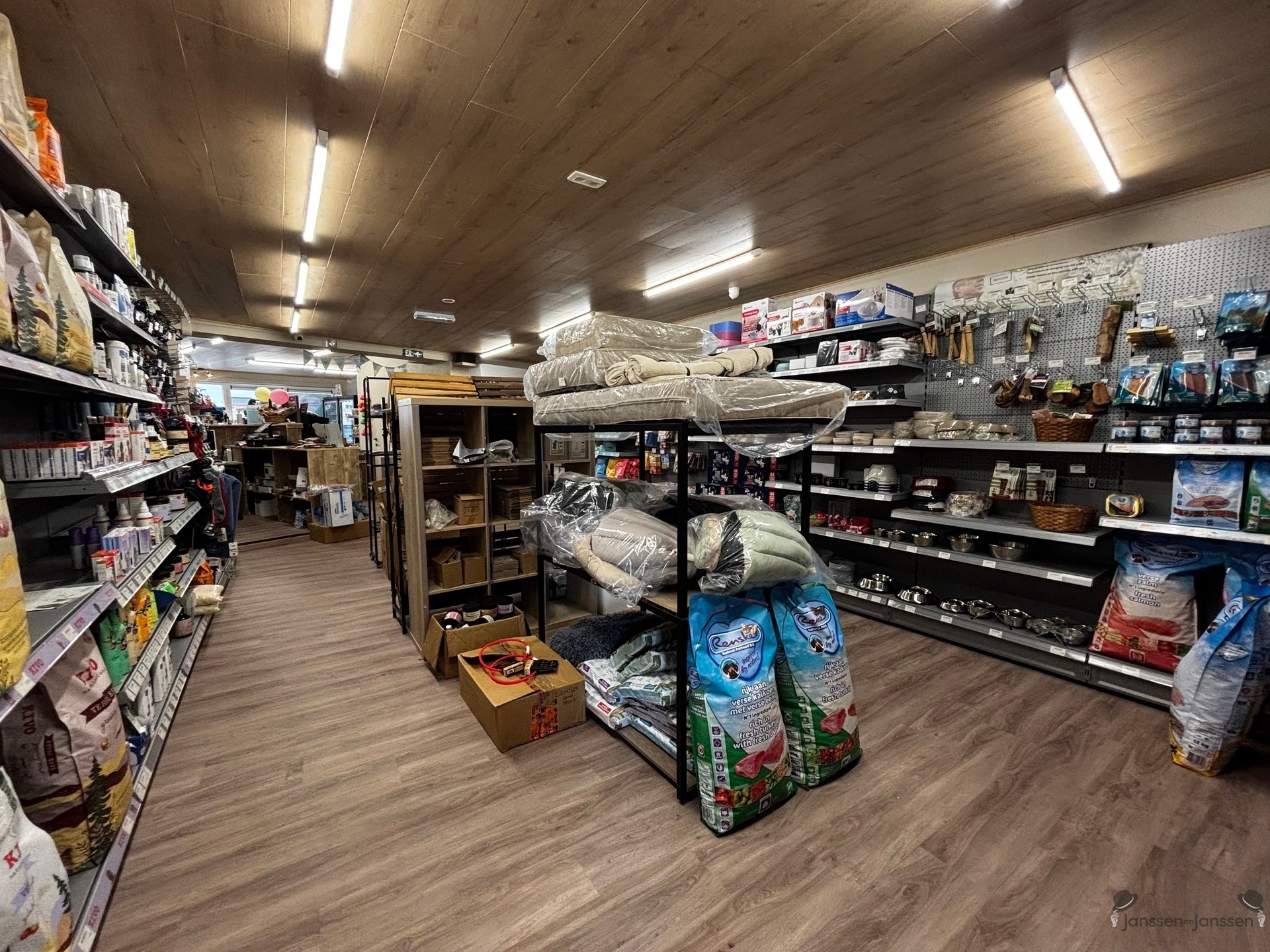 Handelspand met woonst, garage en tuin - foto 4
