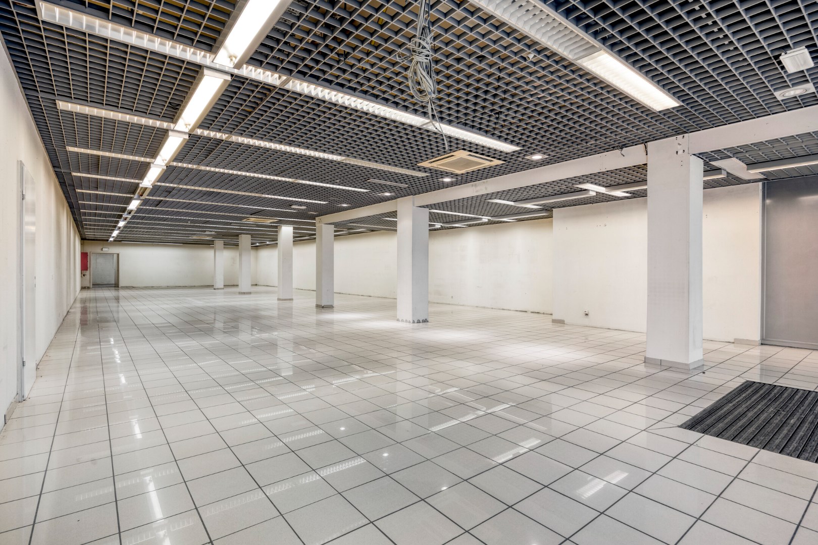 Commercial for sale in Mol - photo 2