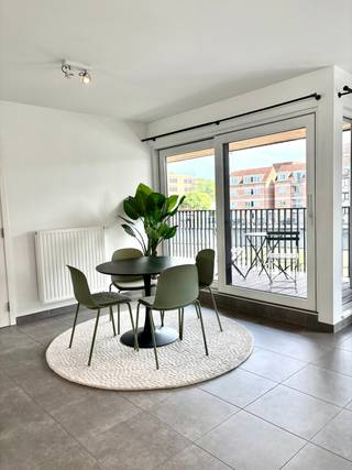 Modern 2-slaapkamer appartement met terras op toplocatie!Ben je op zoek naar een instapklaar appartement op een uitstekende ligging in Gent? Dan is...