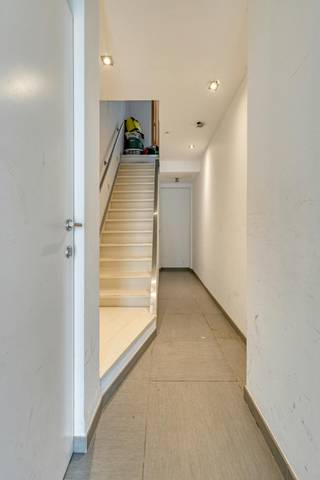 This spacious and versatile property in the Heulsestraat in Lendelede offers a combination of comfortable living and interesting opportunities for those who want to combine living and working.<br /><br />In the past, the entire ground floor was furnished and used as a daycare center. Today, this floor offers many possibilities. There is a pleasant living space with a quality kitchen, complemented by a spacious multipurpose room that connects directly to the garden behind it. The rear part is also easily accessible via a gate on the side of the front façade.<br /><br />On the first floor, there is an equipped kitchen, bathroom and storage space. The second floor includes three bedrooms. Above that, there is a spacious attic that provides extra storage space.<br />Thanks to its spacious and flexible layout, this home is ideal for various living concepts, including kangaroo living, a combination of living and working or a spacious family home.<br /><br />Advantages:<br />Versatile layout with many options<br />3 bedrooms + spacious attic<br />Two kitchens and a bathroom<br />Multipurpose room with connection to the garden<br />Practical side access to the rear area<br /><br />This property is subject to the renovation obligation imposed by the Flemish government for residential buildings (unless demolished within 5 years of purchase). For more information, consult the website of the Flemish Energy and Climate Agency at https://www.vlaanderen.be/een-woning-kopen/renovatieverplichting-voor-residentiele-gebouwen<br /><br />Register of measures: no