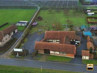 Prachtige, historische vakwerkhoeve volledig gerestaureerd op toplocatie in hetlandelijke Alken Gelegen aan de Hemelsveldstraat 72 in Alken bevindt...