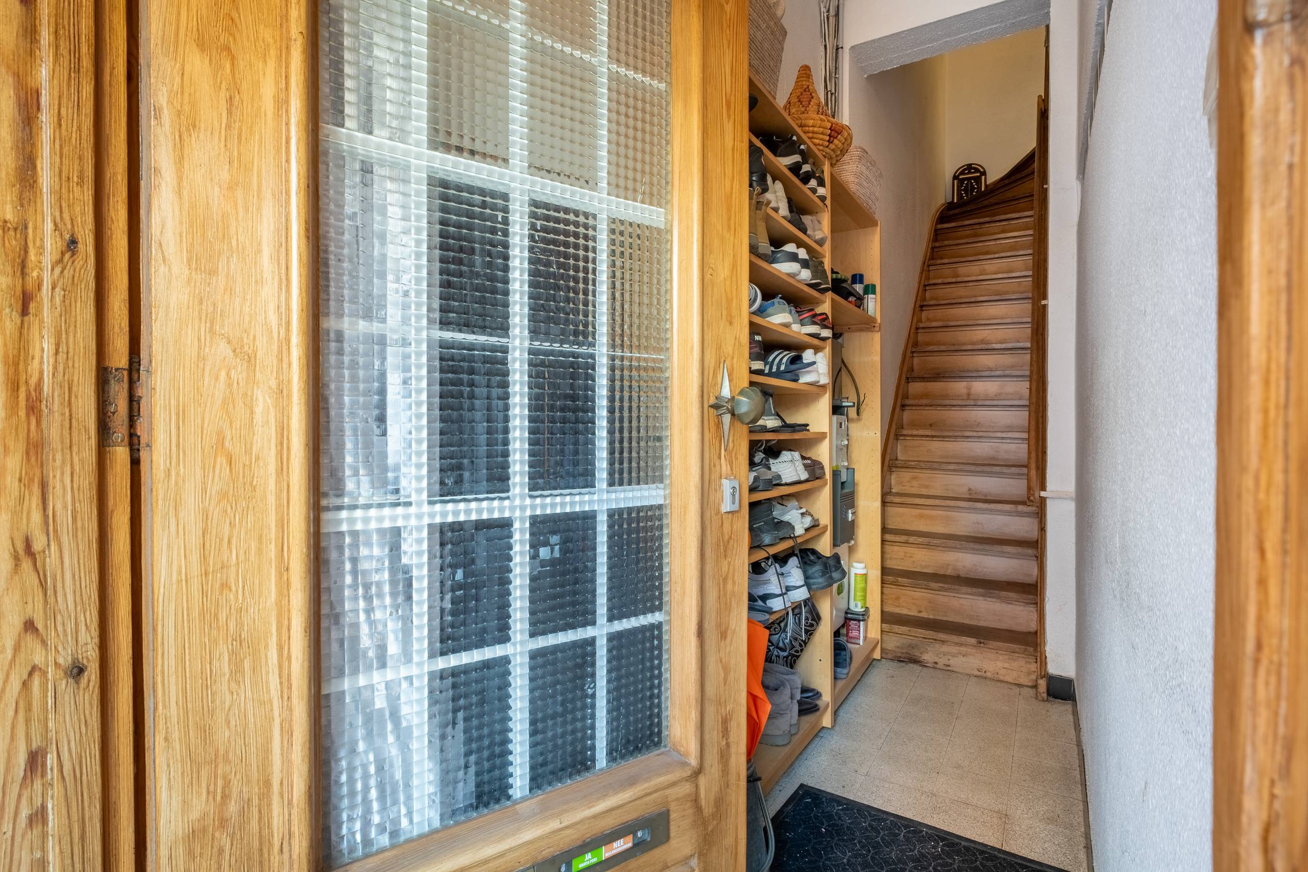 Leuke stadswoning met 4 slpkms en 2 badkamers! - foto 2