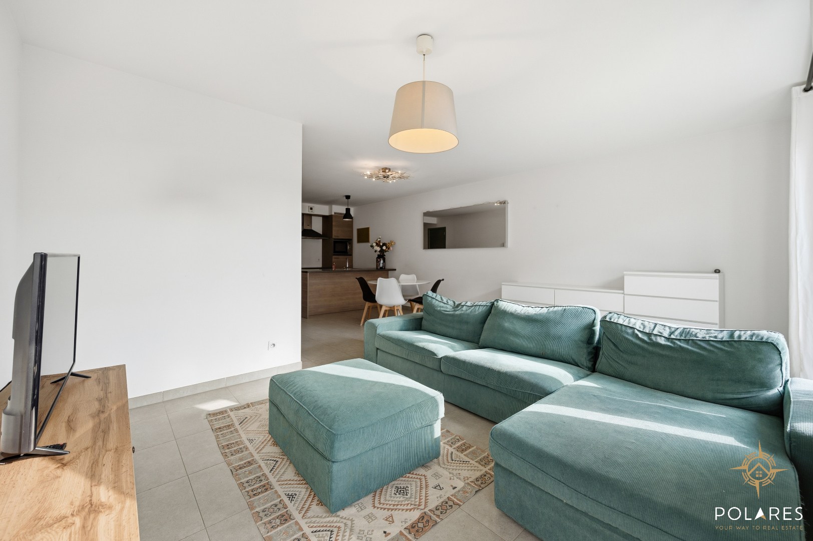 Lichtrijk twee slaapkamer appartement  met kelder en staanplaats - foto 4