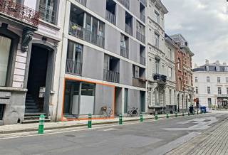 Deze casco commerciële ruimte van 50 m² aan Gent Zuid biedt een uitgelezen kans voor ondernemers die op zoek zijn naar een flexibel en...