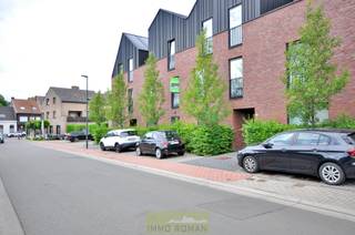 Goed onderhouden appartement in een kleinschalige residentie, die zich bevindt in de dorpskern van Ename, deelgemeente van Oudenaarde. Rustig...