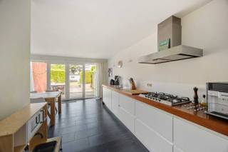 !!!! IN OPTIE !!!Stijlvolle, authentieke en instapklare woning!Deze rijwoning betreft een zeer goed onderhouden en instapklare, authentieke woning!...
