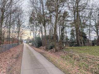 Deze villagrond is gelegen in een rustige, residentiële omgeving, op 1,5km van de Nederlandse grens. Een uitstekende locatie voor mensen die...