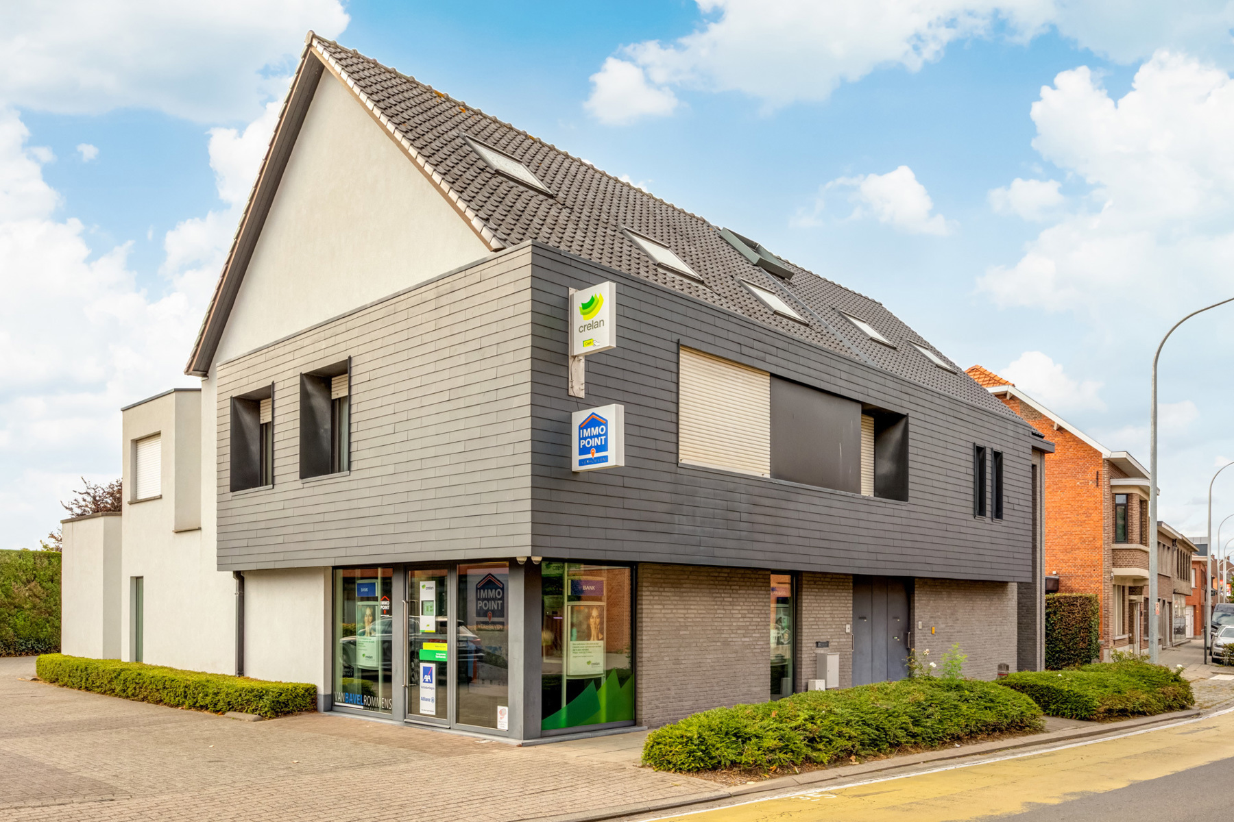 Goed gelegen kantoorruimte (circa 265m²) in het centrum van Meer (Hoogstraten) met parking. - foto 1